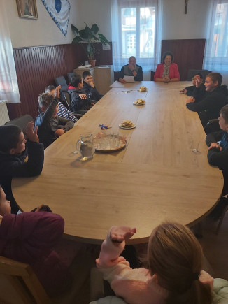 Plüssmaci Pál és a házi feladatmentes hétfők- diákok a döntéshozók székében