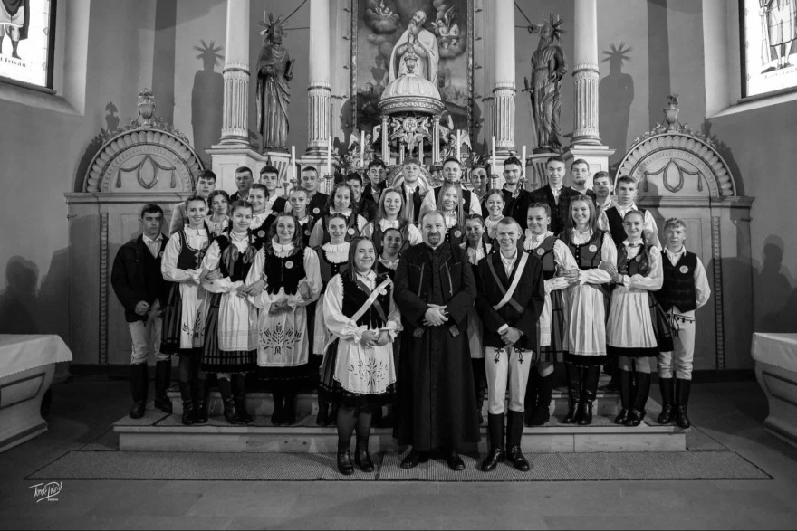 Ősszel érik, babám, a fekete szőlő